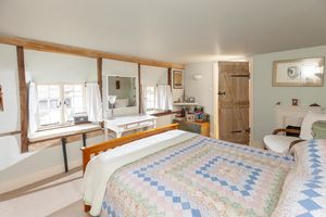 Bedroom- click for photo gallery